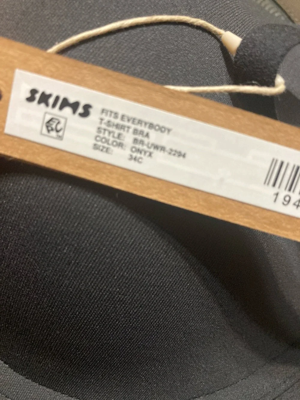 SKIMS T-Shirt Bra 34C - Picture 4 of 4
